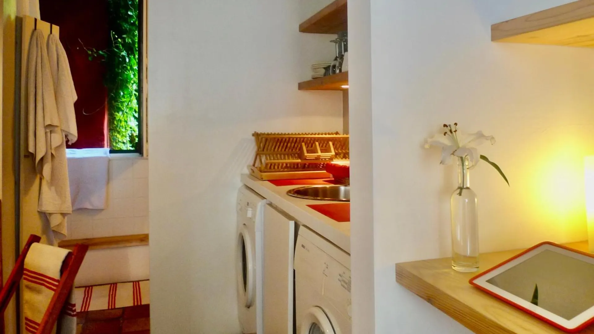 Heaven At 11, Your Deluxe Studio With Personal Bathroom, Kitchenette & Terrace Ghent